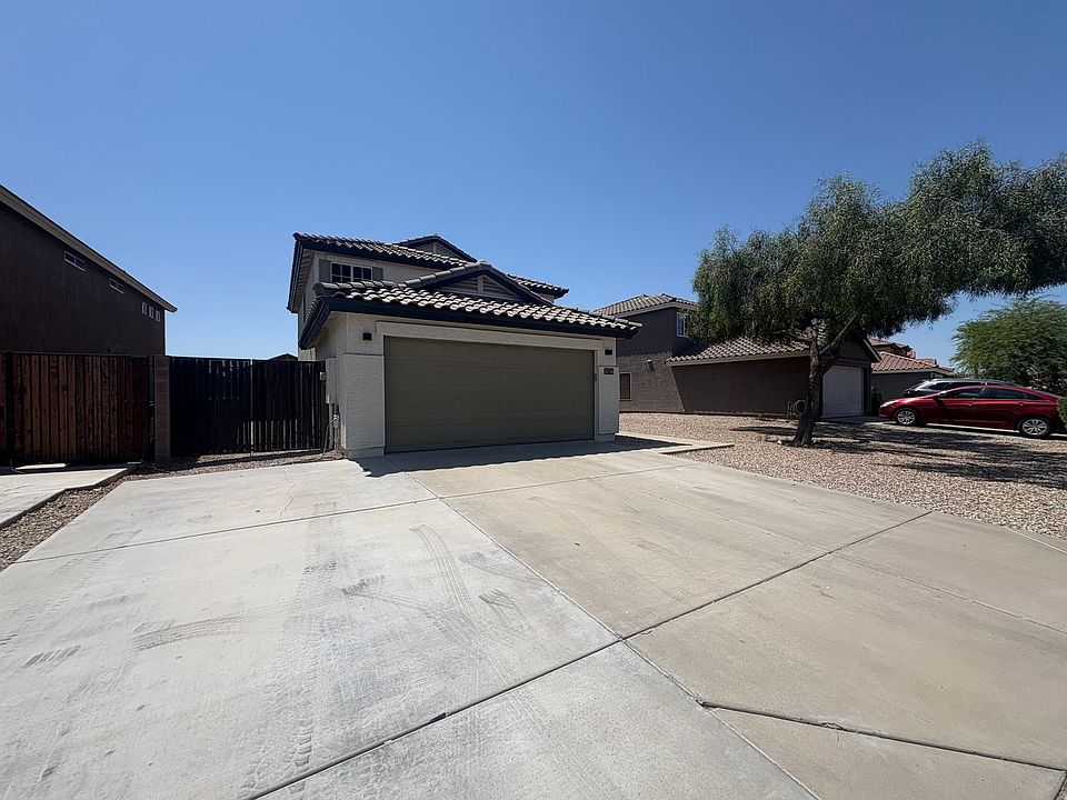 2nd image of 1407 E Stirrup Ln