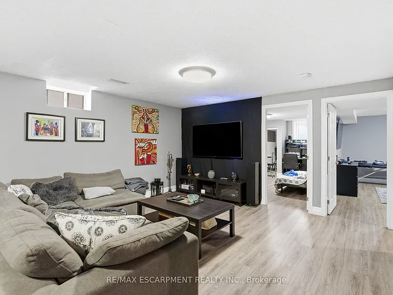 303 Caledon Ave #LOWER — Photo 8