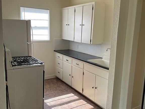 5th image of 2711 W Avenue I