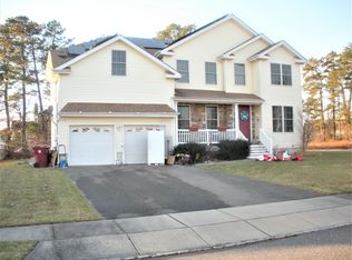 390 Hopedale Dr SE, Bayville, NJ 08721