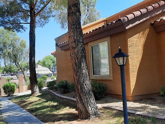 4th image of 2929 W Yorkshire Dr Unit 1004