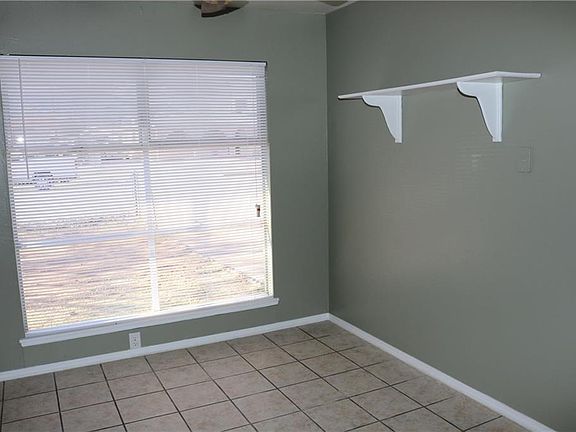 2nd image of 10348 Windsor Dr