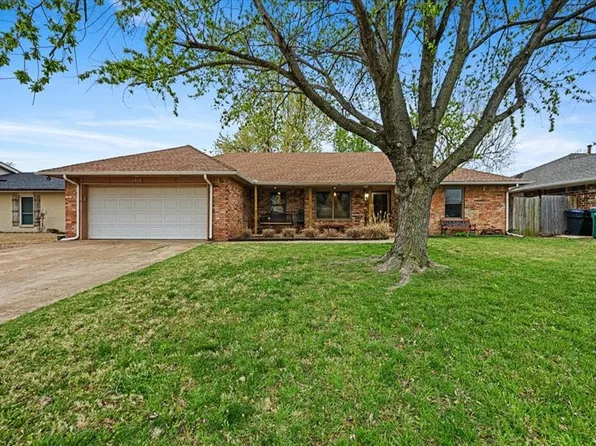 1915 Lankestar Way, Yukon, OK 73099