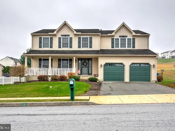 4 Crestview Dr, Sinking Spring, PA 19608