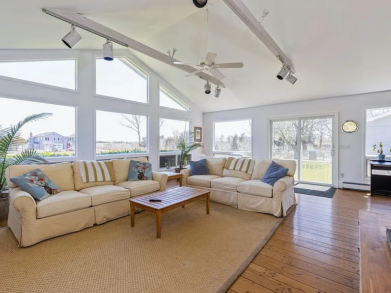 29 Alden Ln — Photo 8