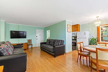 Sold by Thomas Lipovetsky, LREB