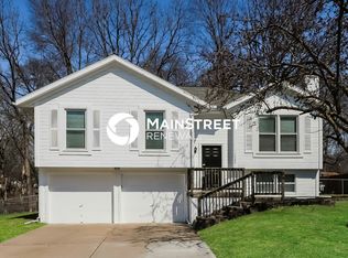 7904 Little Ln, Liberty, MO 64068