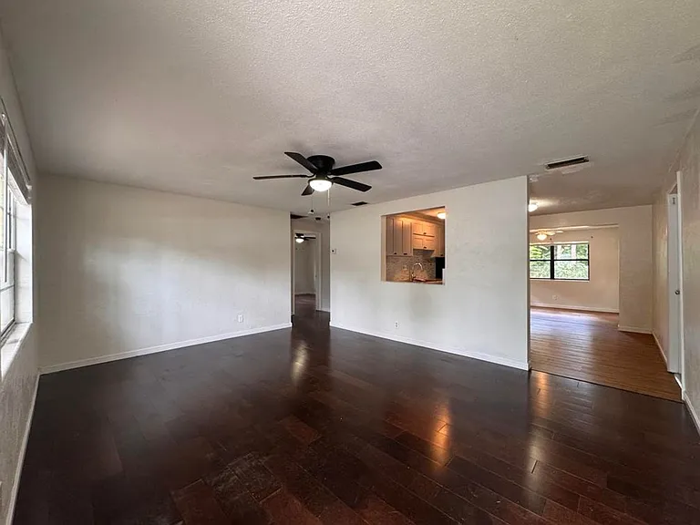 535 Olive St — Photo 2