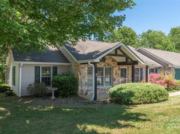 402 Pocono Ct, Arden, NC 28704