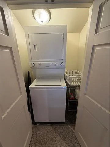 910 Chartres St #3B — Photo 17