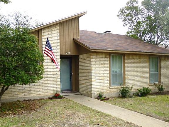 2nd image of 210 Willowwood Pl
