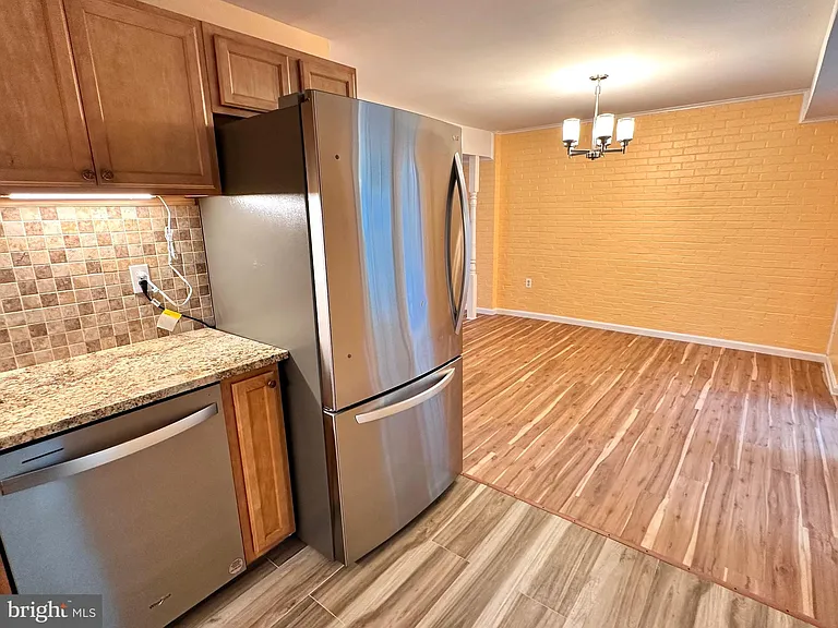 4311 Cedarlake Ct — Photo 6