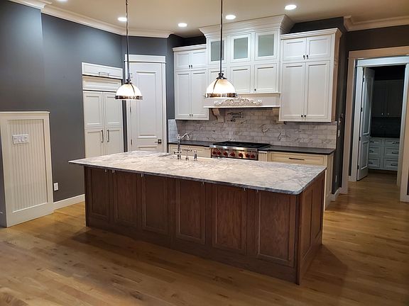 3rd image of 19 Kensington Dr