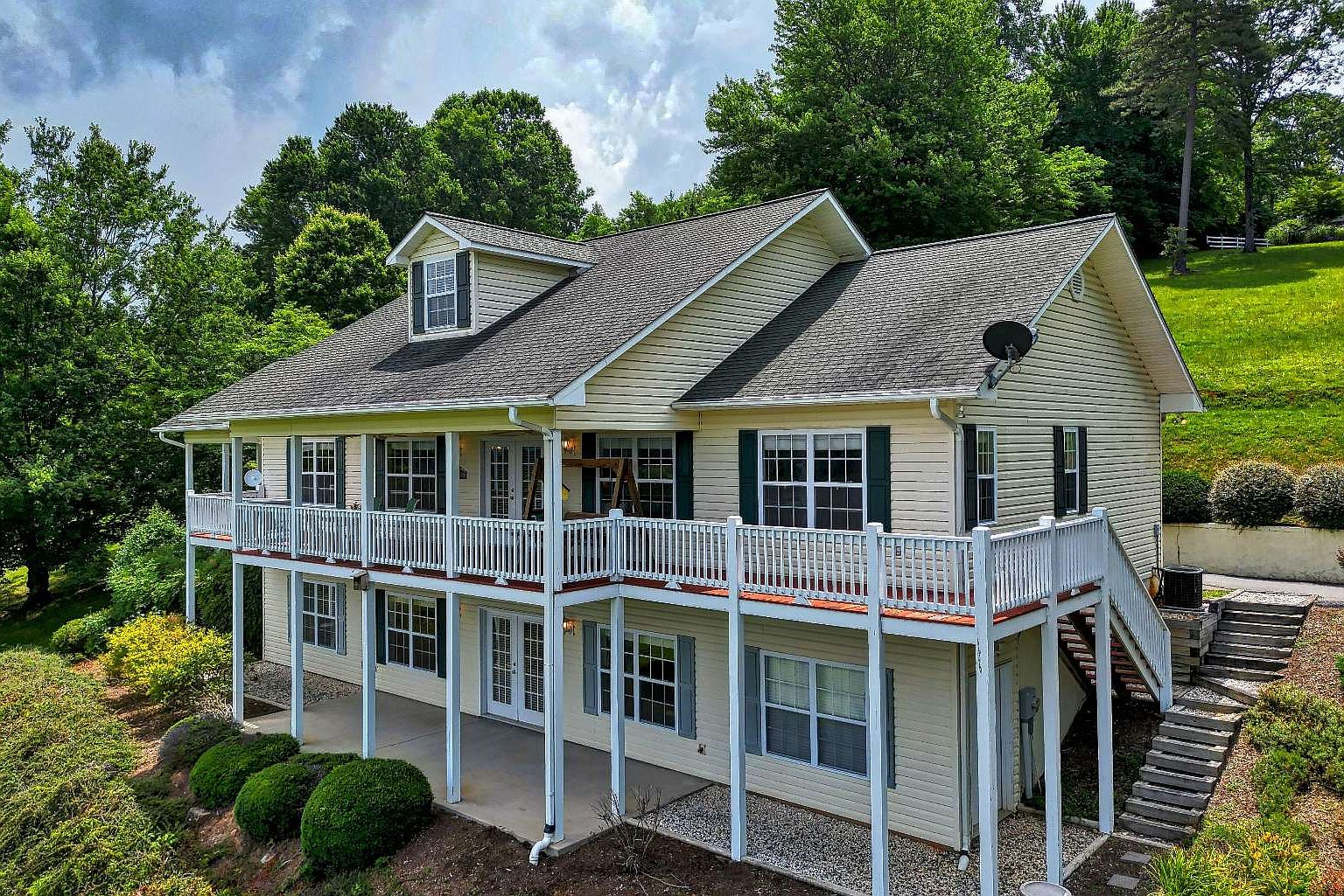 372 Hillside Dr, Warne, NC 28909 Zillow