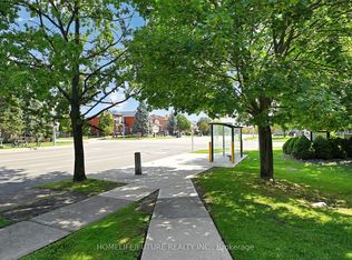 95 Trailwood Dr #913, Mississauga, ON L4Z 3L2