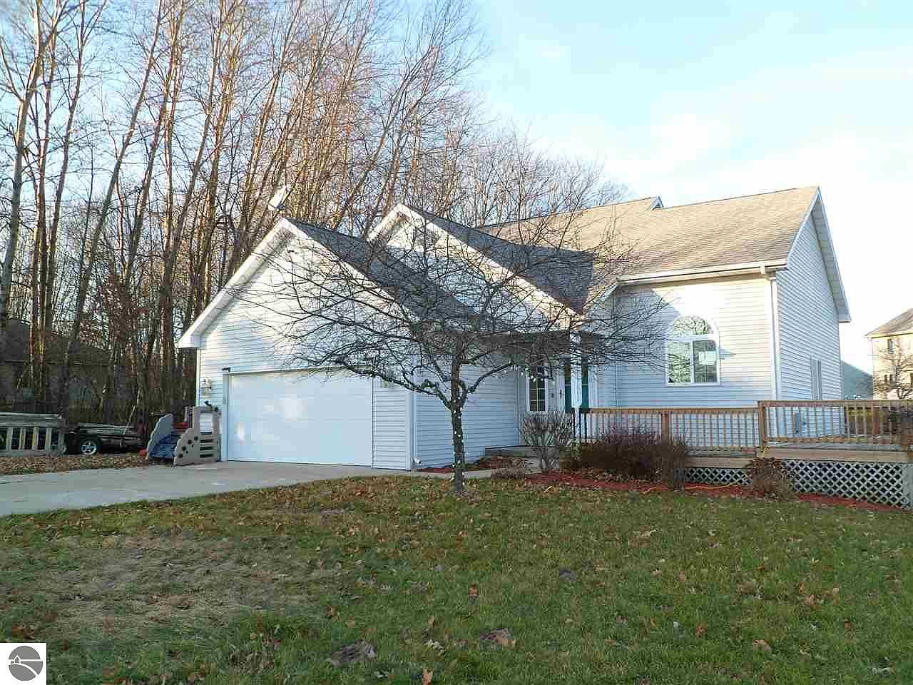 1006 Monterrey Trl, Lake Isabella, MI 48893 Zillow