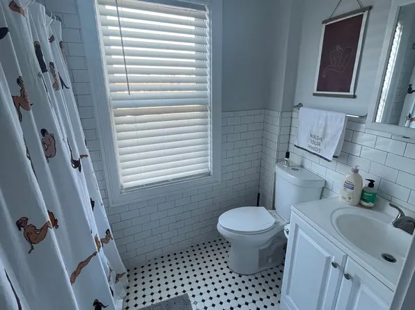 Amitville Flats, 216-222 Broadway #3, Amityville, NY 11701
