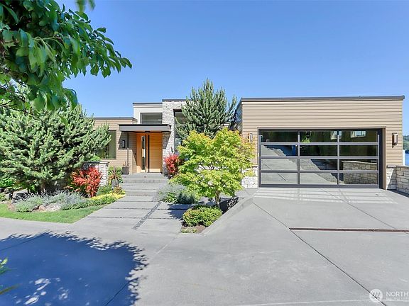 3rd image of 6922 96th Avenue SE