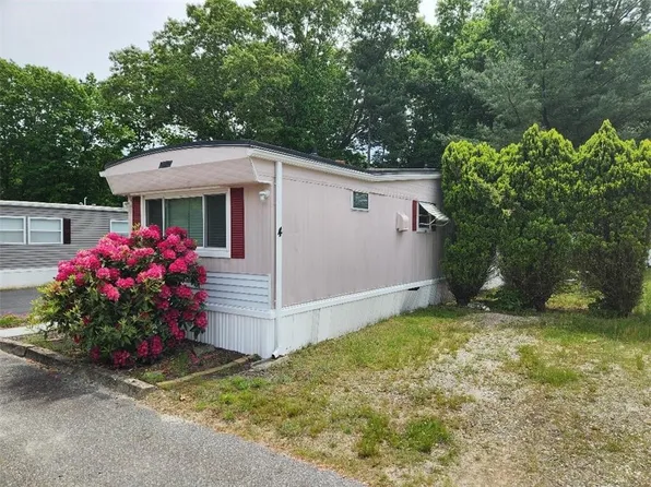 27-4 Woodward Rd, Lincoln, RI 02865