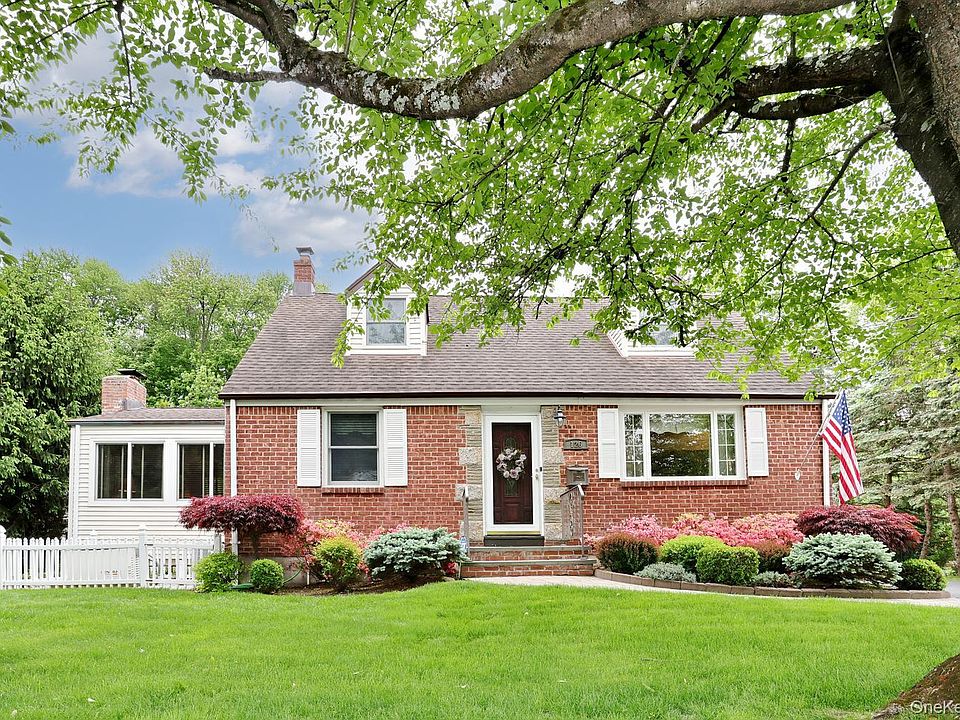 1st image of 126 E Lewis Avenue