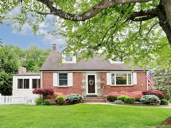 126 E Lewis Avenue, Pearl River, NY 10965