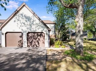 2456 Devonshire Ct, Aurora, IL 60502