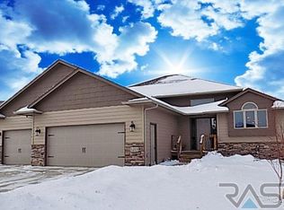 5213 S Bahnson Ave, Sioux Falls, SD 57108