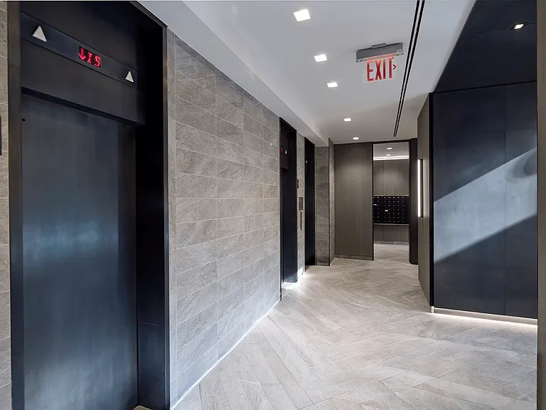 310 Greenwich St #20C — Photo 14