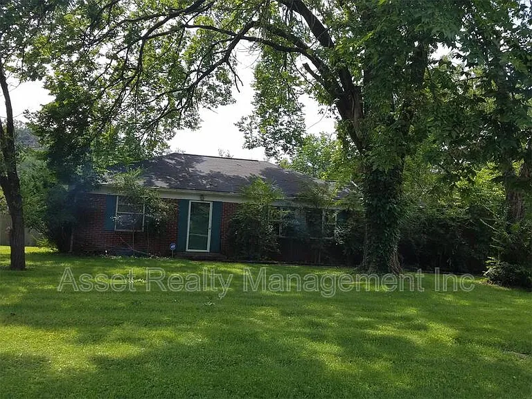 102 Eastwood Dr #1 — Photo 2