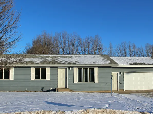 2544 Belview Dr, Minot, ND 58701