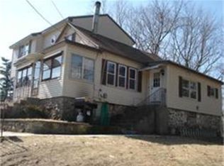 22 Riverside Ave, Dracut, MA 01826