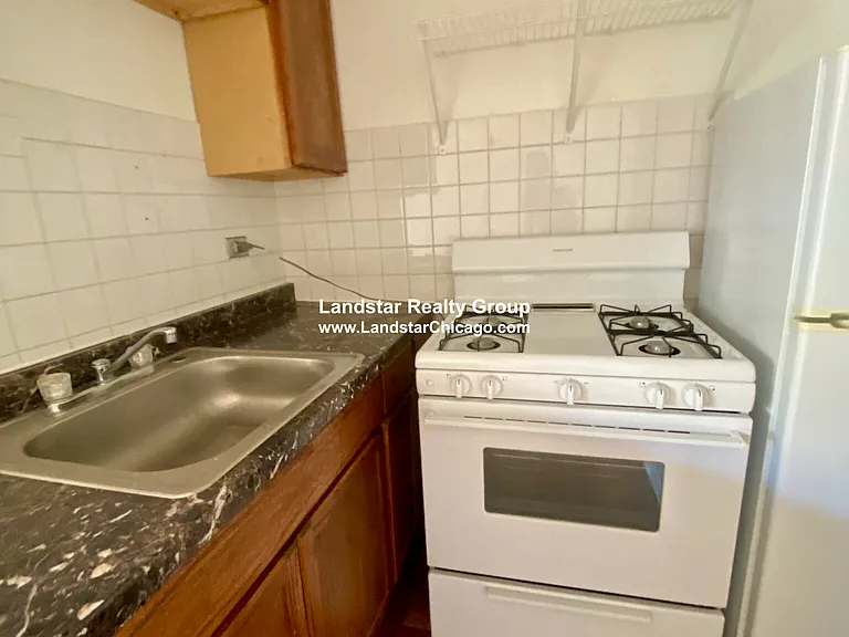 6830 N Sheridan Rd #563 — Photo 4