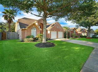 3010 Breakers Point Dr, Friendswood, TX 77546