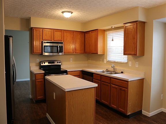 5th image of 506 Mill Wood Blvd