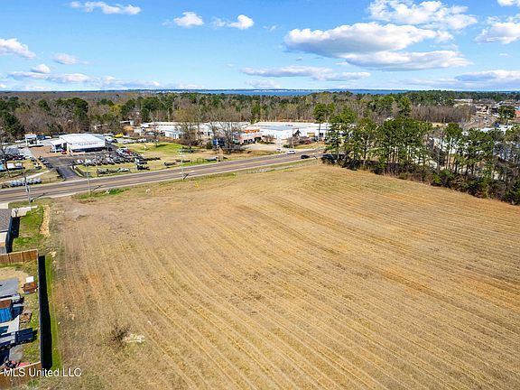 3rd image of Old Fannin Rd