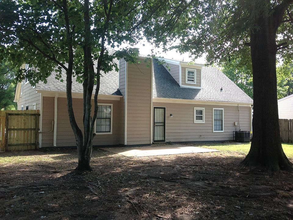 2nd image of 7366 Doncaster Ln