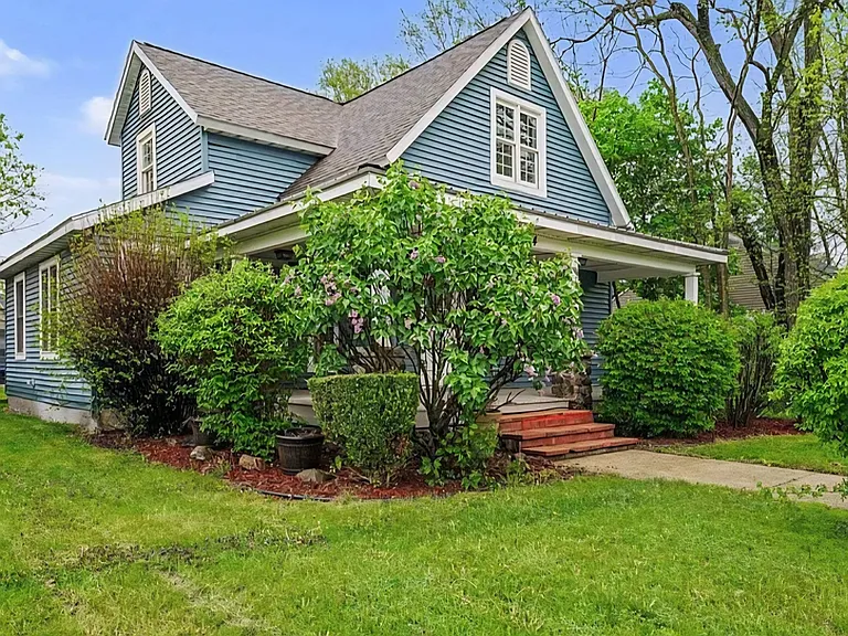 134 Goshen Ave — Photo 2