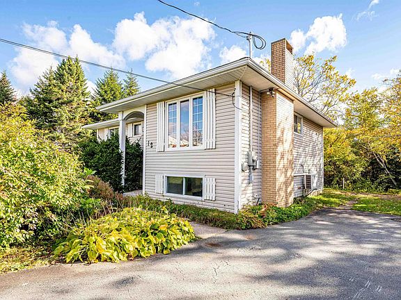 3rd image of 12 Ivylea Cres