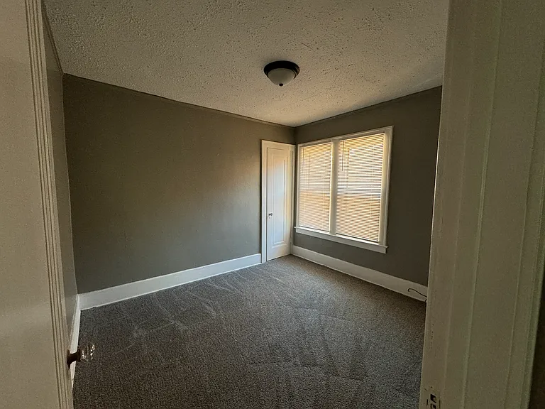 574 W Goldengate St — Photo 15
