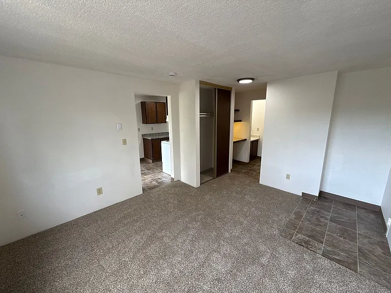 Ashwood Apartments — Photo 6
