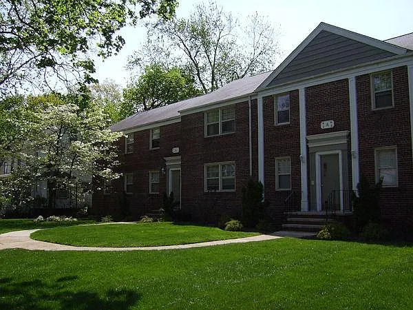 Plainfield Village — Photo 4