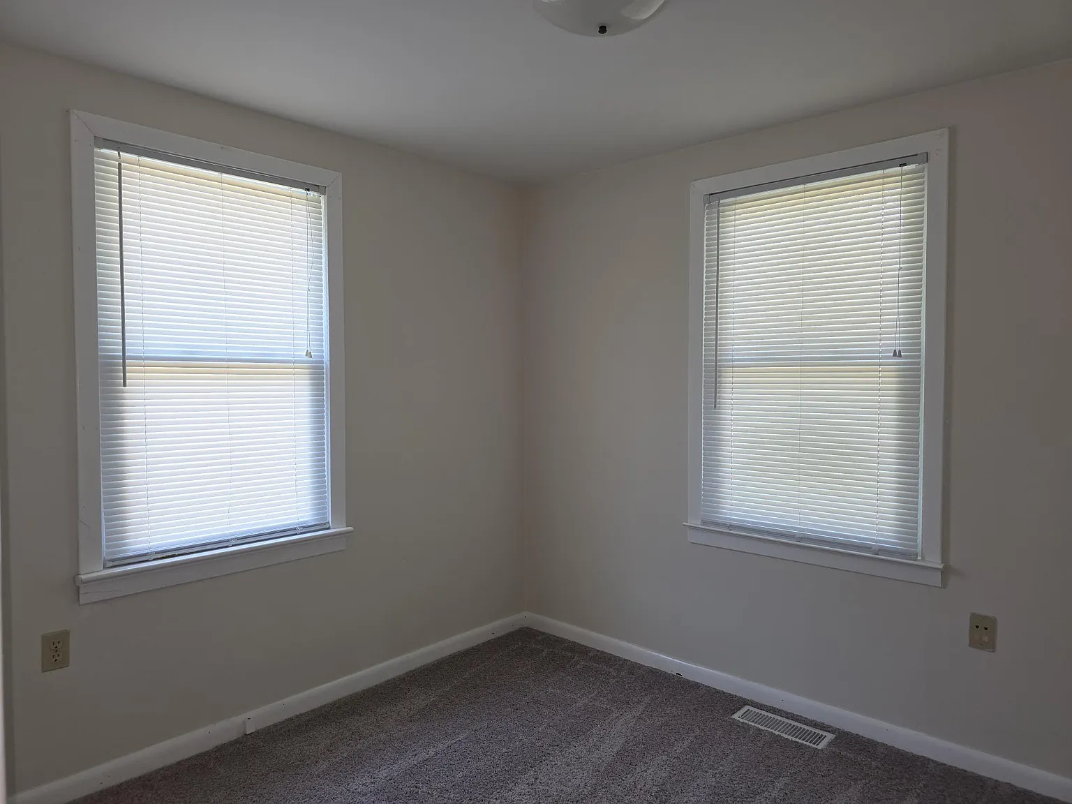 3 bed, 1120 sqft, $1,495 — Photo 3
