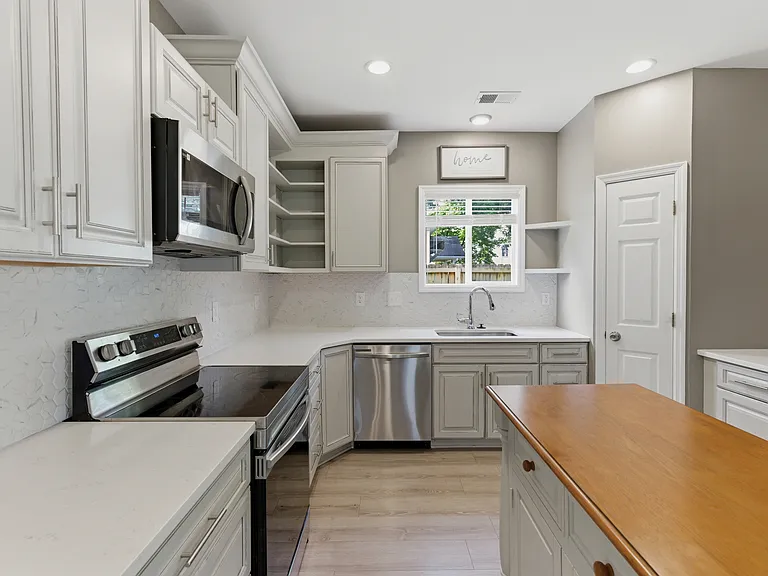 204 Richardson Ave — Photo 6
