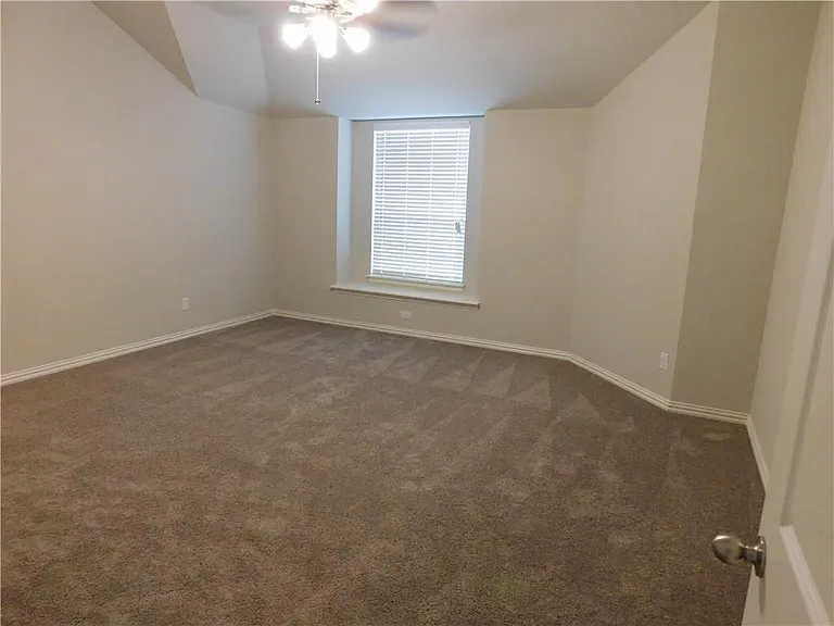2555 Adam Ln — Photo 10