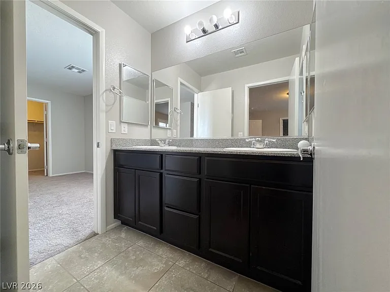 6132 Scarlet Leaf St — Photo 42