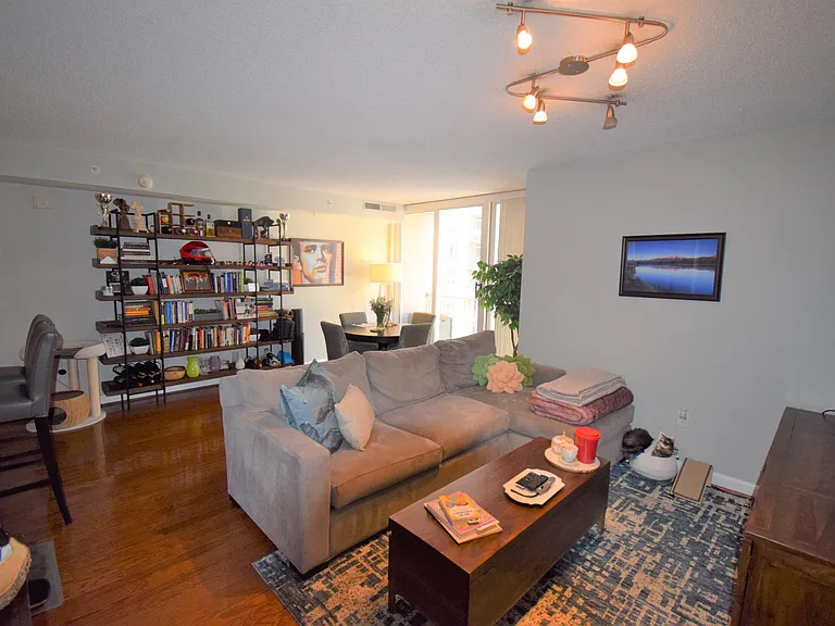 880 N Pollard St #824 — Photo 2