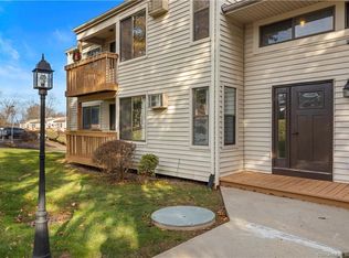 3 Woodland Dr #3, Cromwell, CT 06416