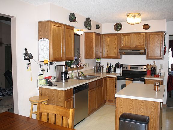 5th image of 720 Schyler Ct