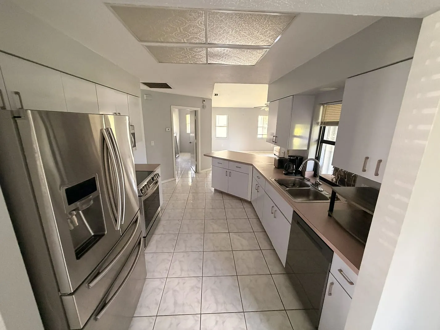 3 bed, 2000 sqft, $2,000 — Photo 3