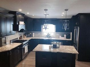 28 Roosevelt Blvd, East Patchogue, NY 11772